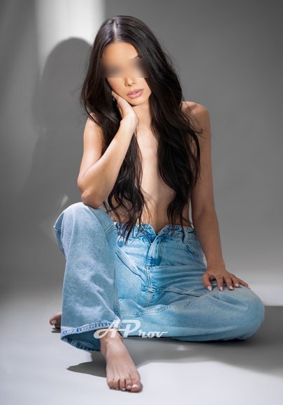 london escorts elite Latin girl upmarket JULIA
