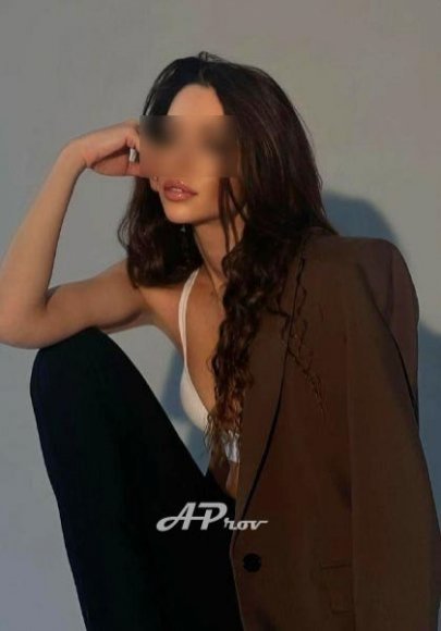 elite london escorts fashion model 32C MAYA