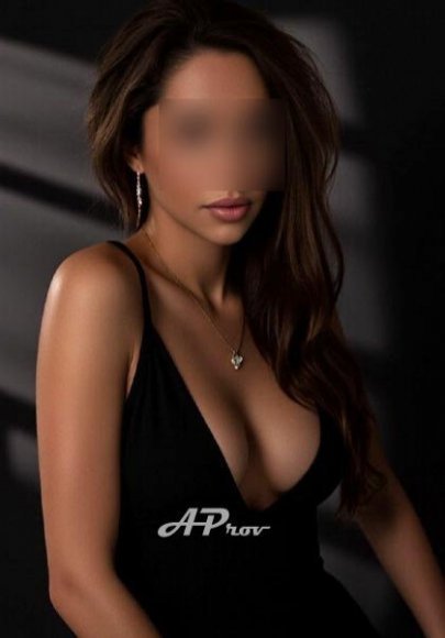 elite london escorts fashion model 32C MAYA